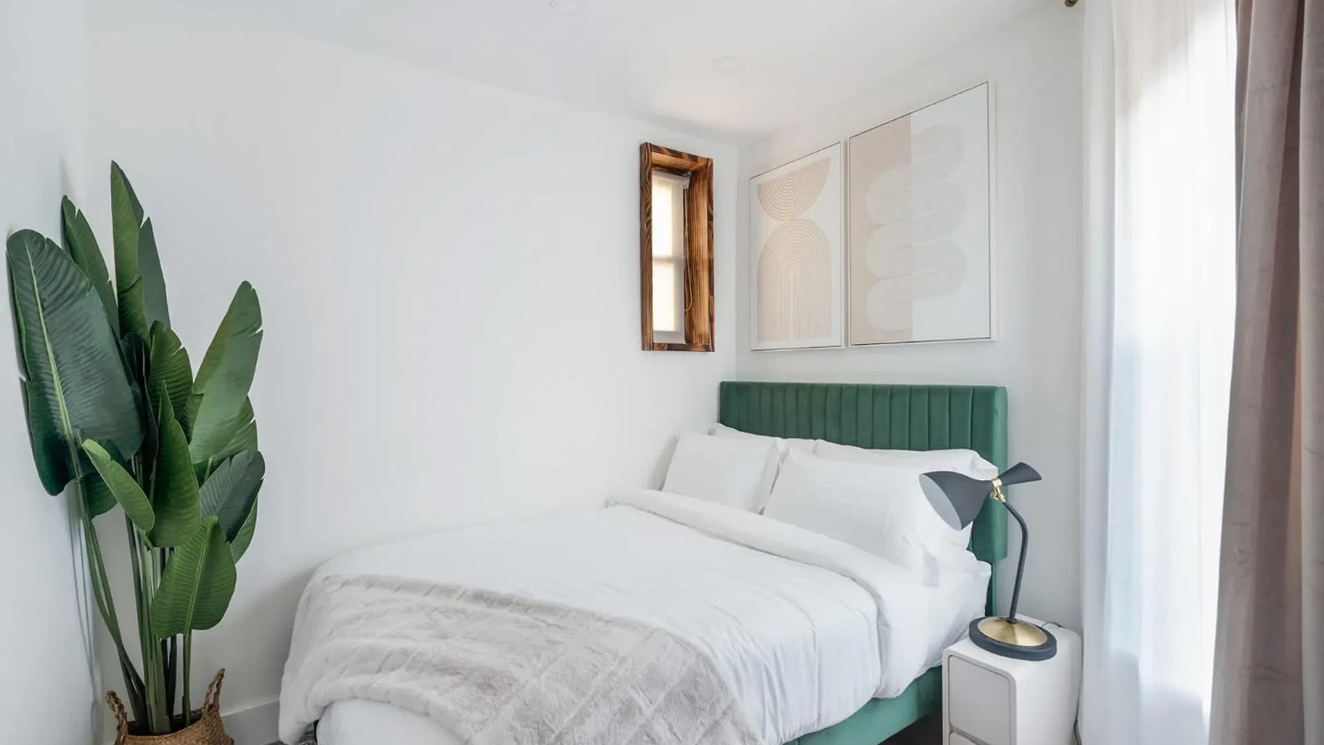 48-3Fe 2Br Prime Midtown West Apartment New York