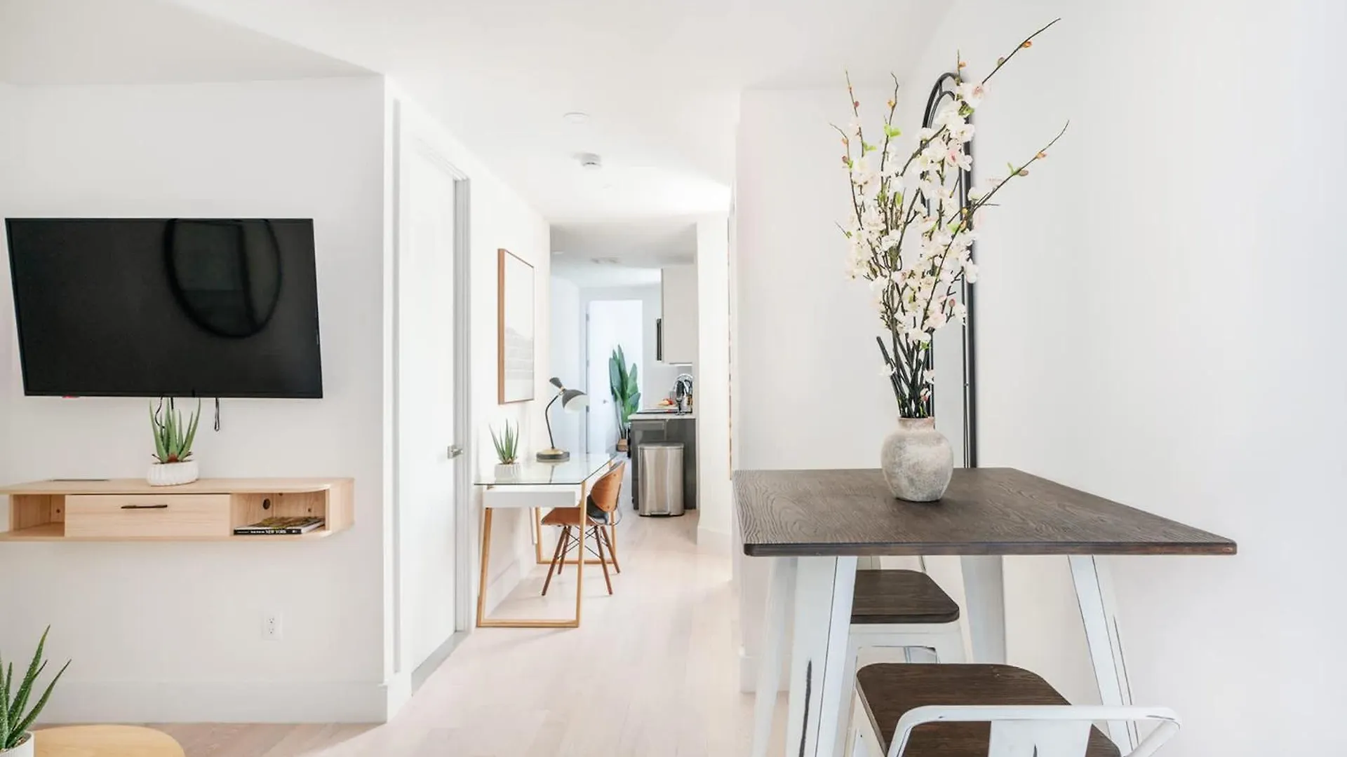 48-3Fe 2Br Prime Midtown West Apartment New York